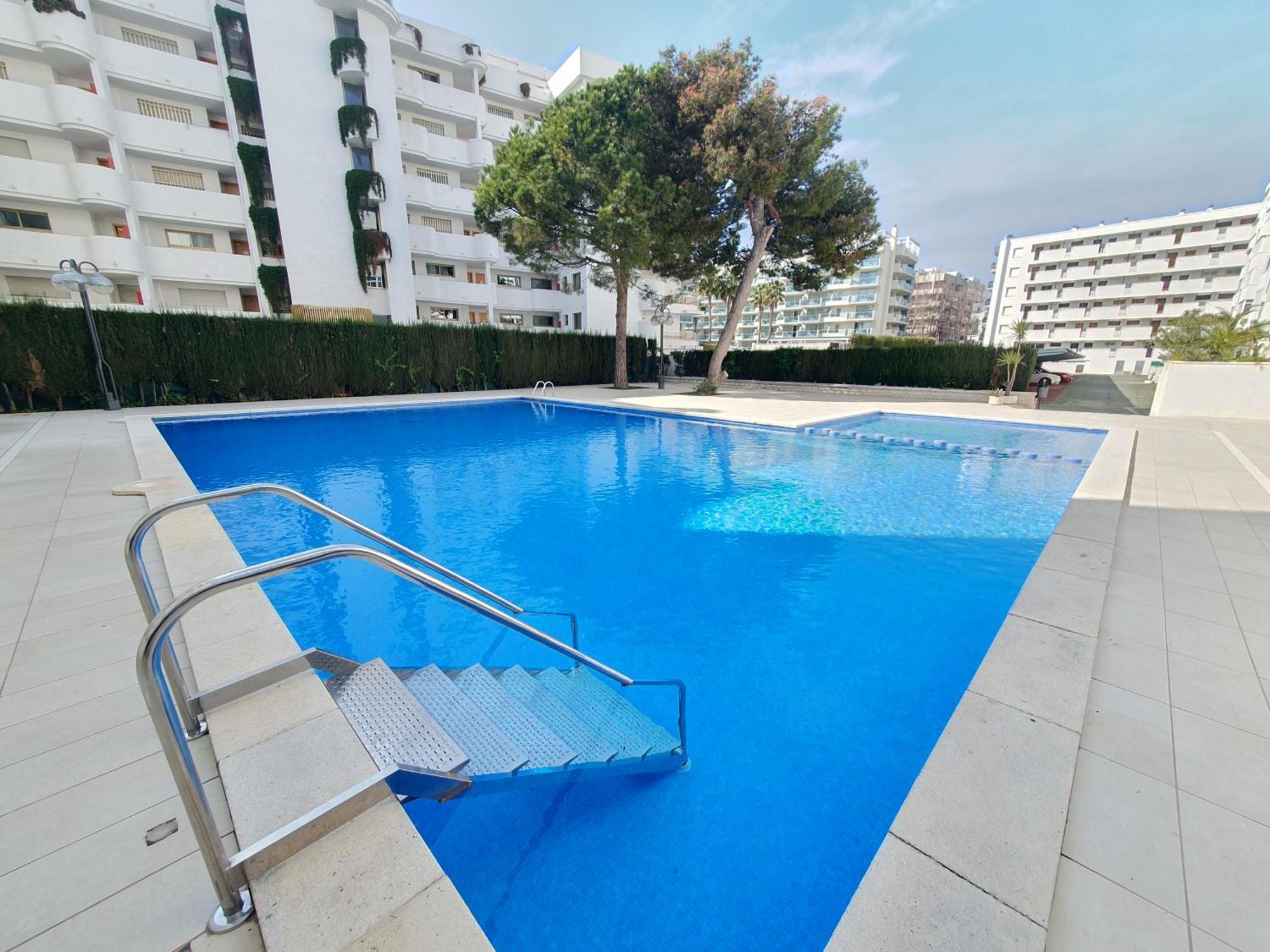 SALOU,Carrer de París, playa centro. Piscina. Salou Exterior foto