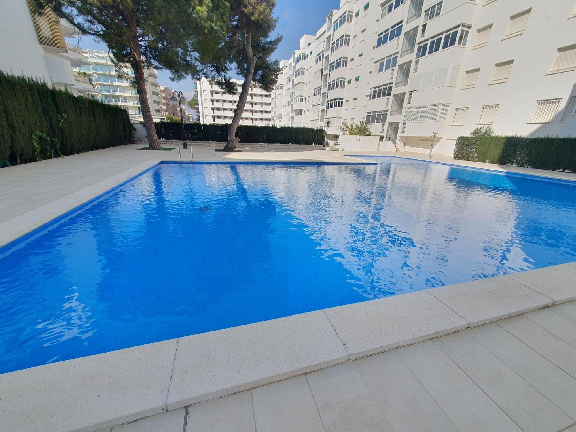 SALOU,Carrer de París, playa centro. Piscina. Salou Exterior foto